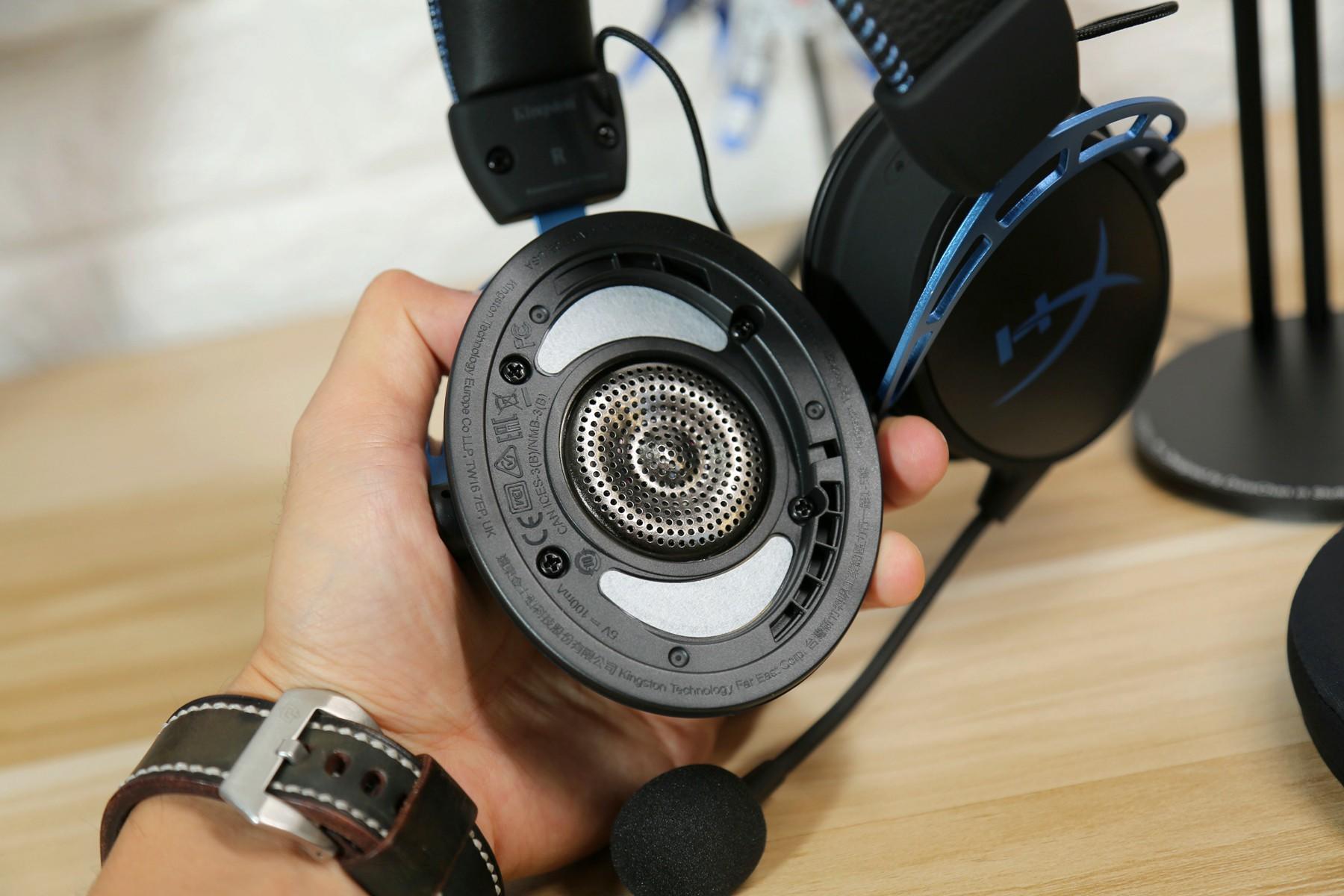 低频随心调文武双全的电竞耳机金士顿阿尔法s加强版评测