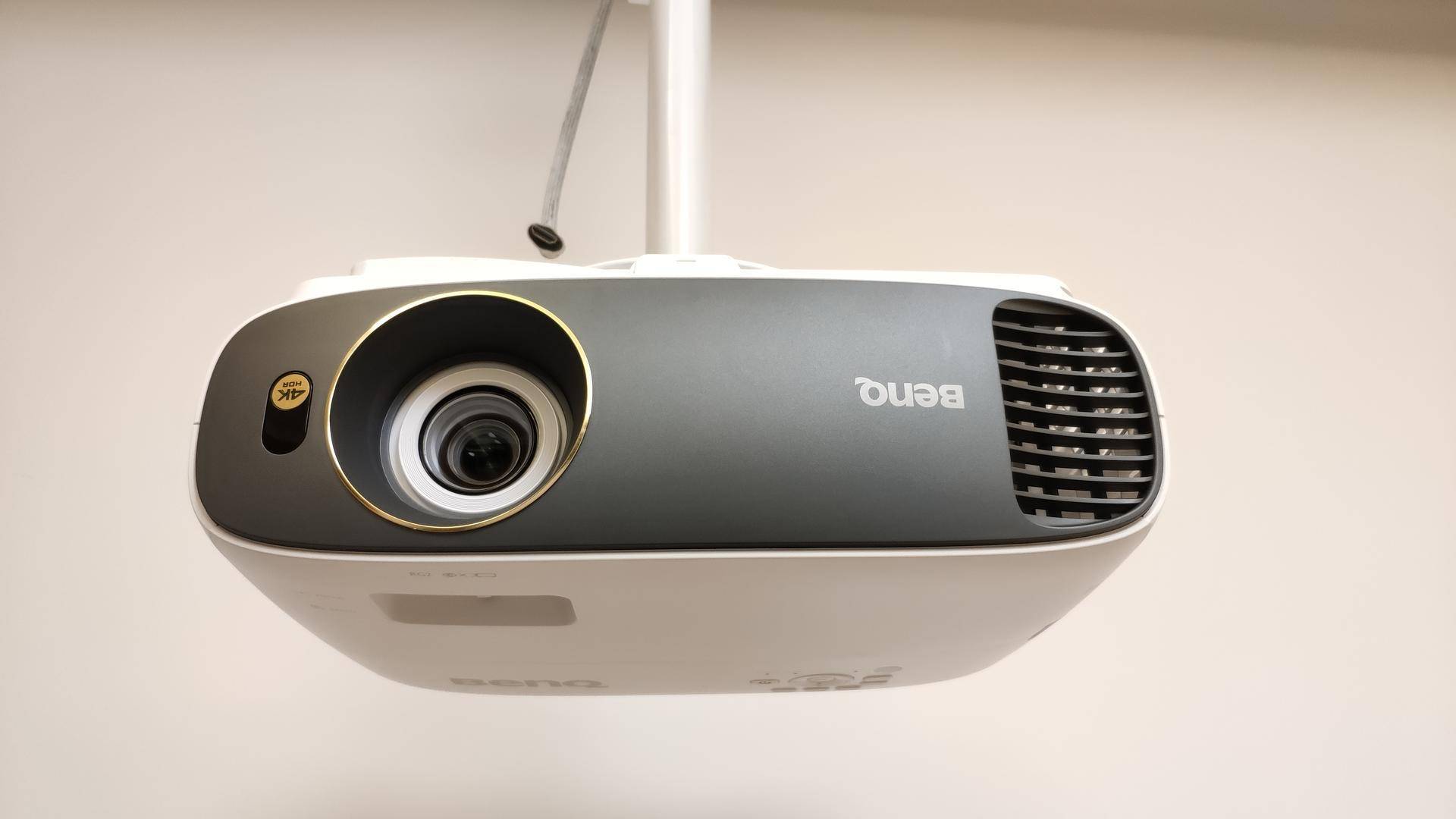 万元内4k观影利器!明基w1700m 4k投影仪使用体验