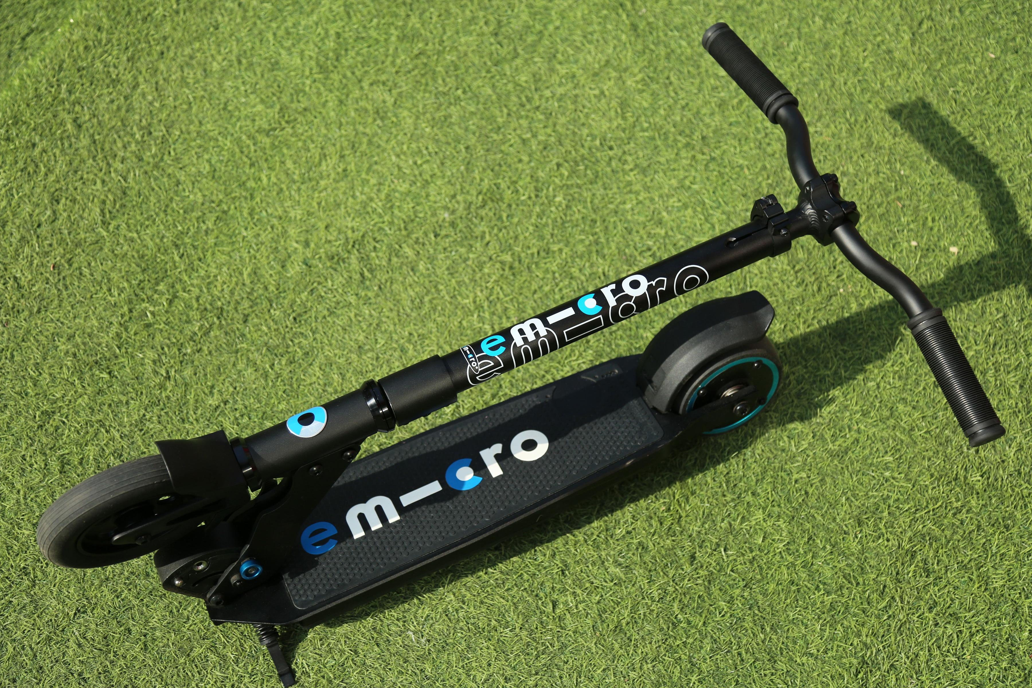 玩转滑板车运动充点电micro米高电动滑板车