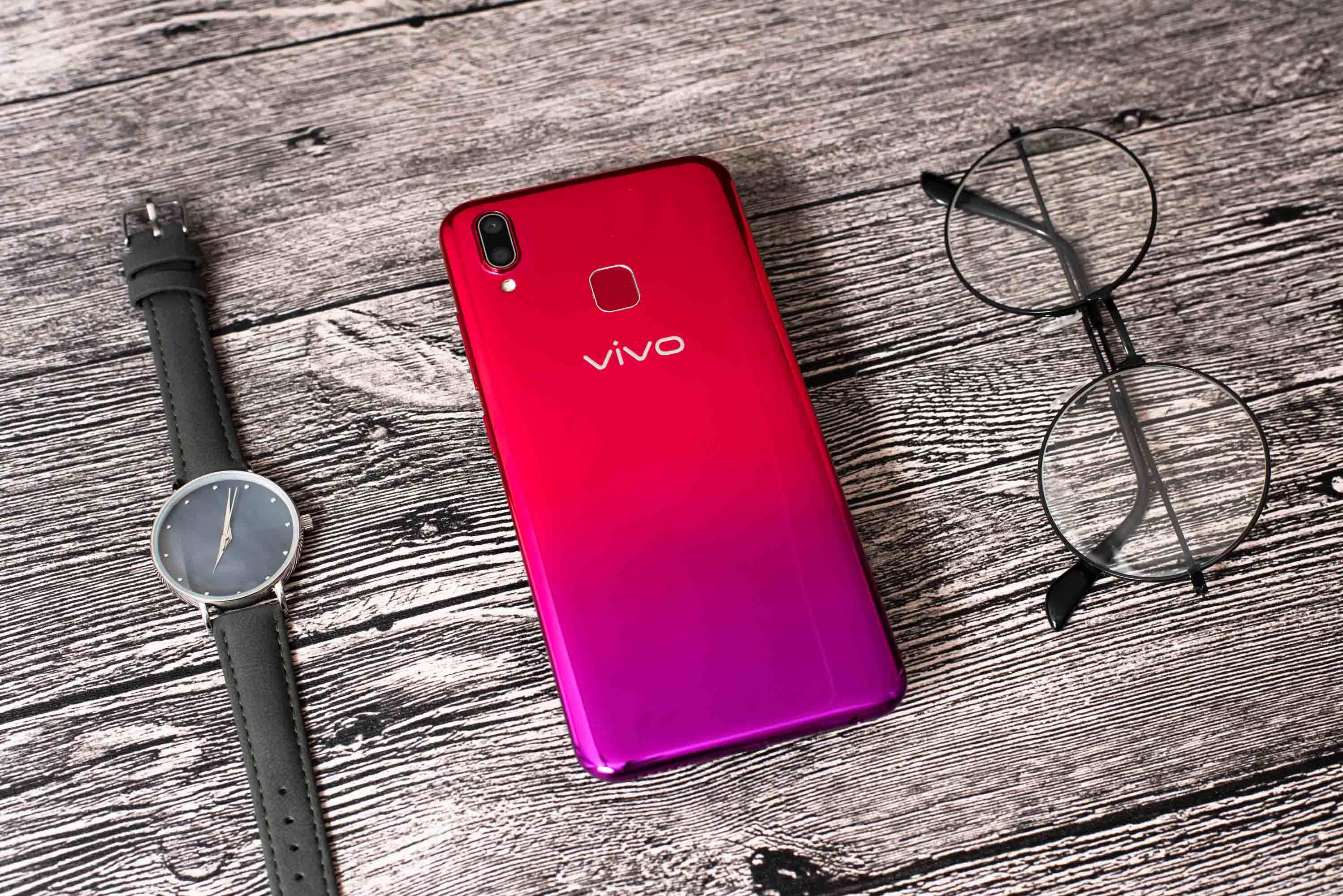 时尚设计,打造最前卫的千元入门机——vivo u1上手体验