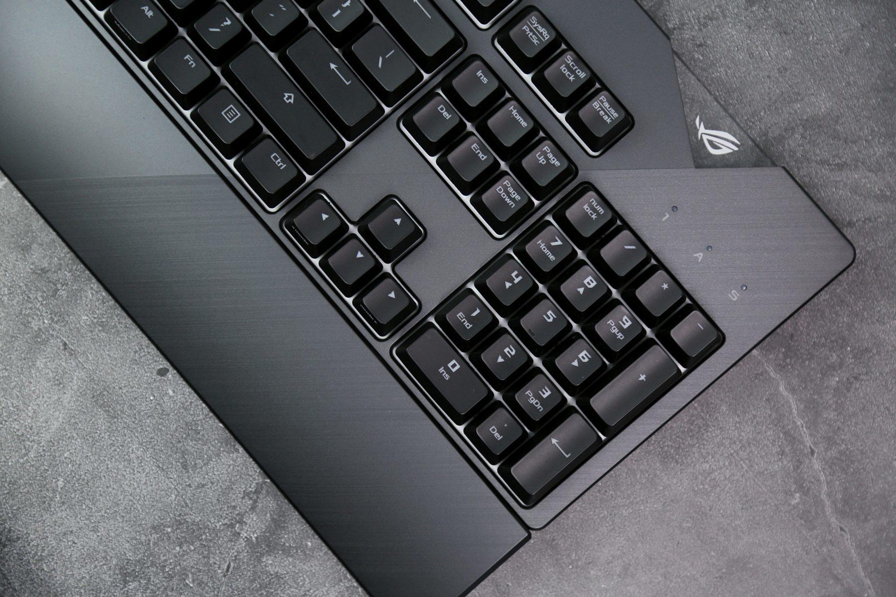 信仰附体 战场无敌:rog strix flare耀光机械键盘黑轴