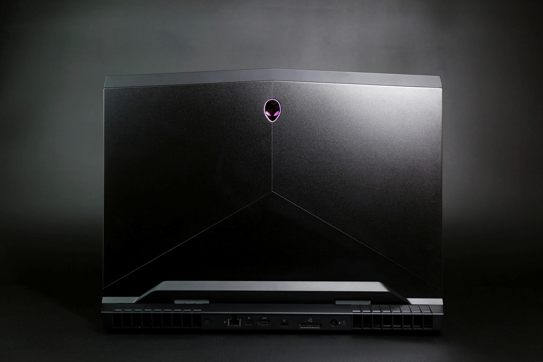 感受八代Intel酷睿移动CPU的力量—Alienware 17R5简单评测