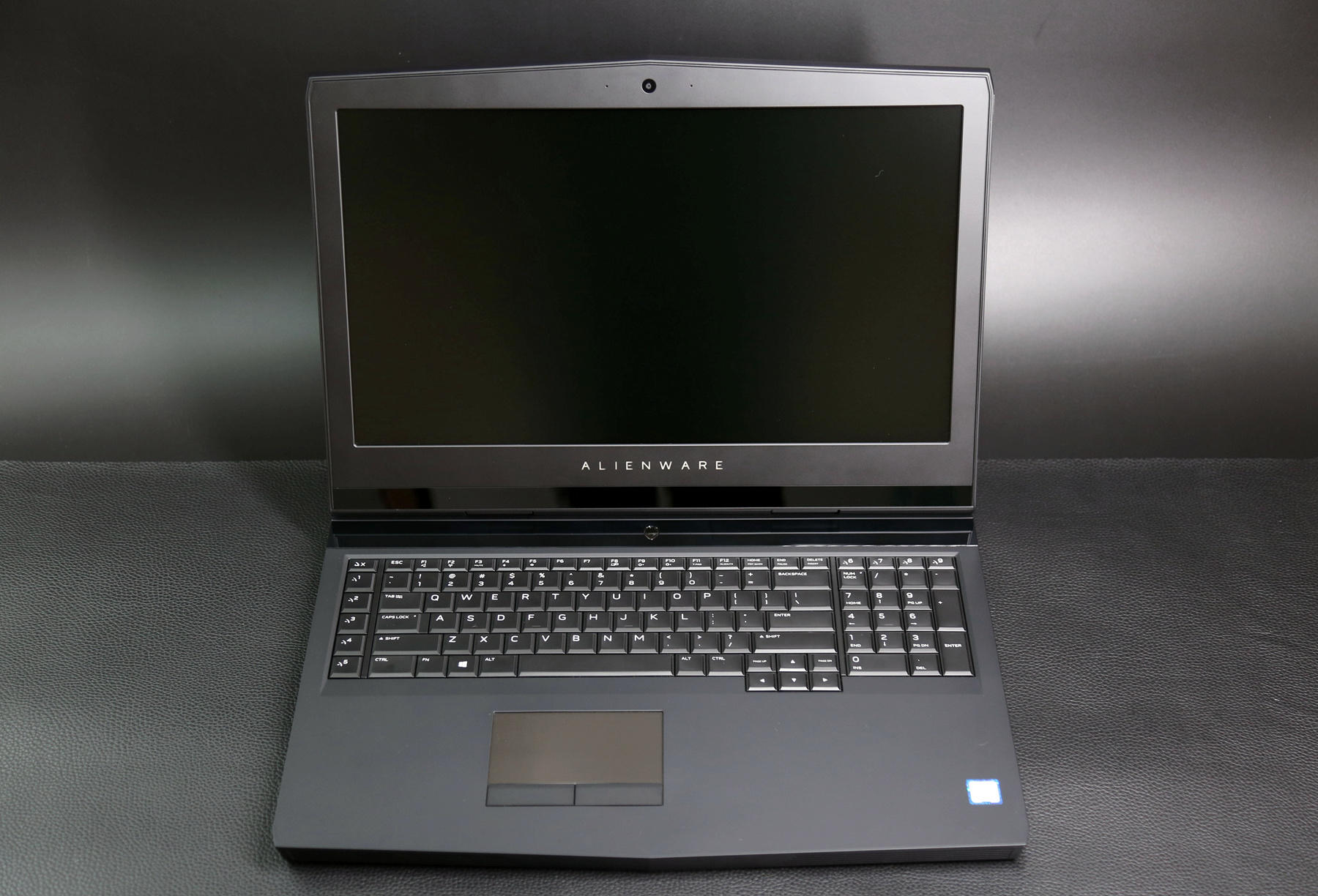 感受八代Intel酷睿移动CPU的力量—Alienware 17R5简单评测