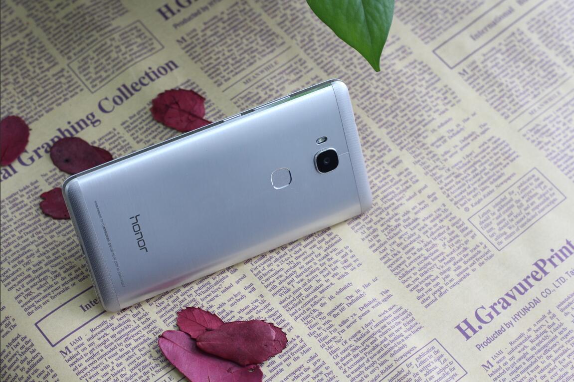 不像千元机的千元机:荣耀畅玩5x外观体验评测