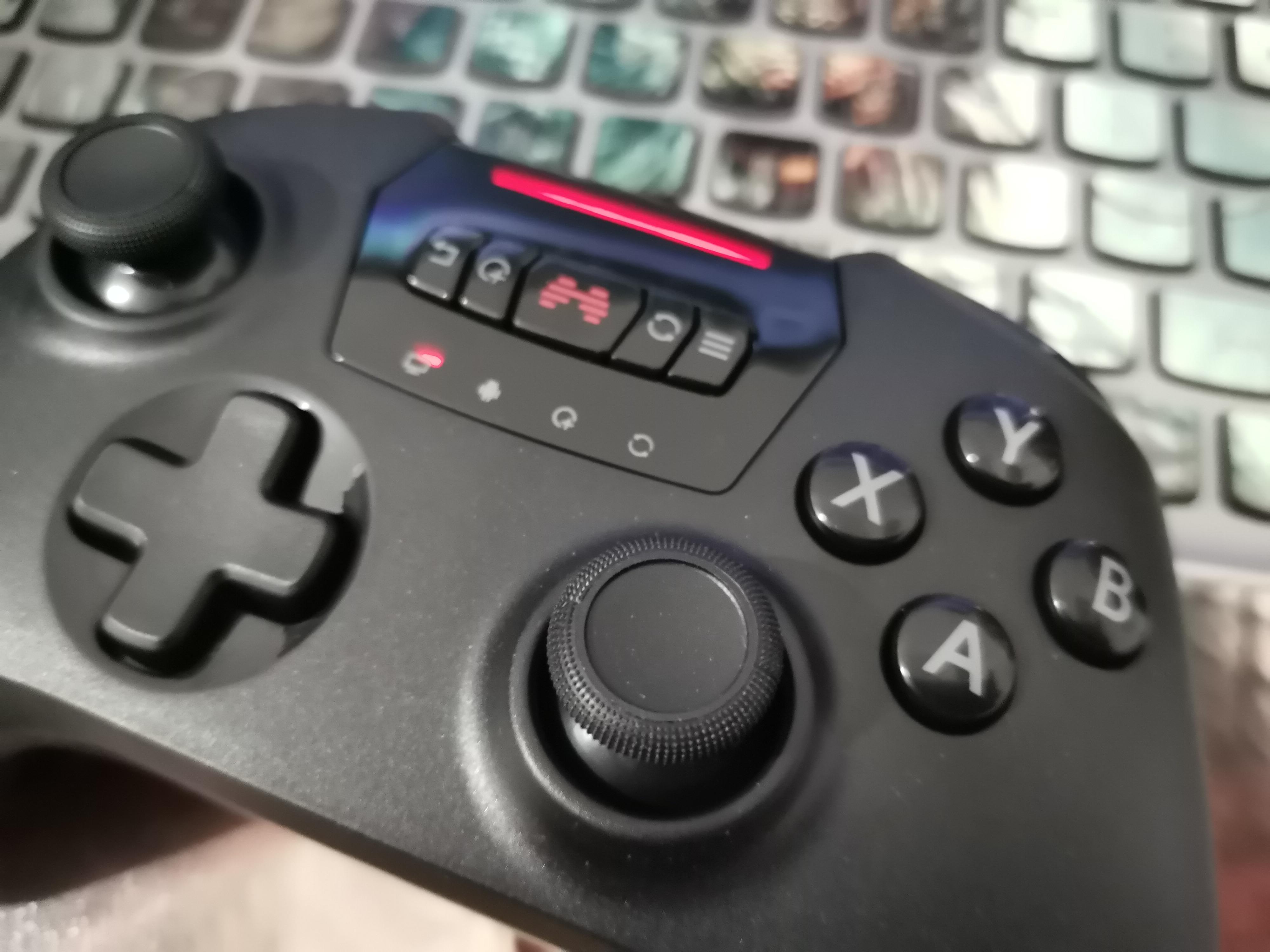 北通斯巴达2游戏手柄上手堪称游戏发烧友必备