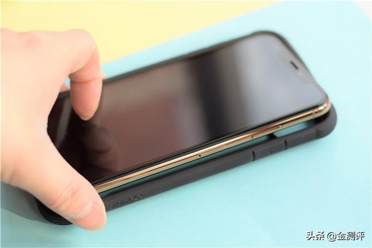 售价超200，这款iPhone xs max金属边框手机壳，你觉得如何？