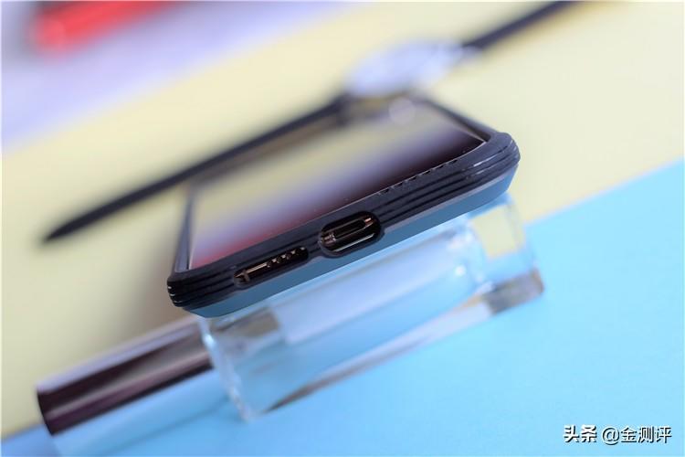 售价超200，这款iPhone xs max金属边框手机壳，你觉得如何？