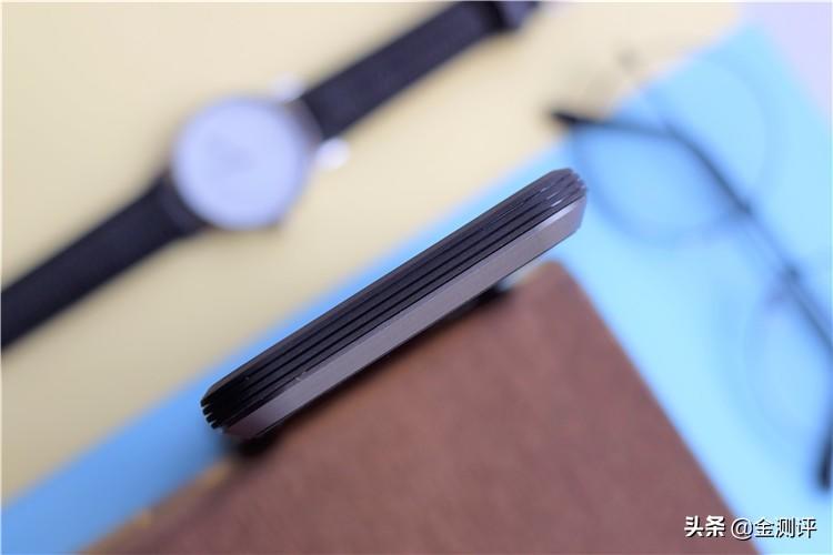 售价超200，这款iPhone xs max金属边框手机壳，你觉得如何？