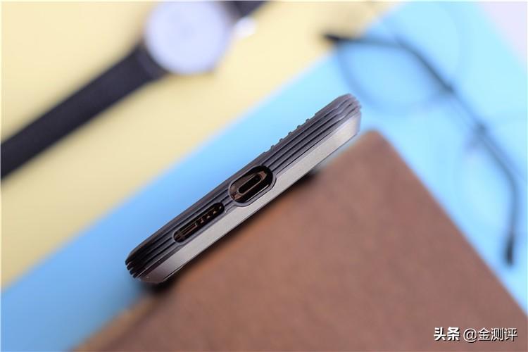 售价超200，这款iPhone xs max金属边框手机壳，你觉得如何？
