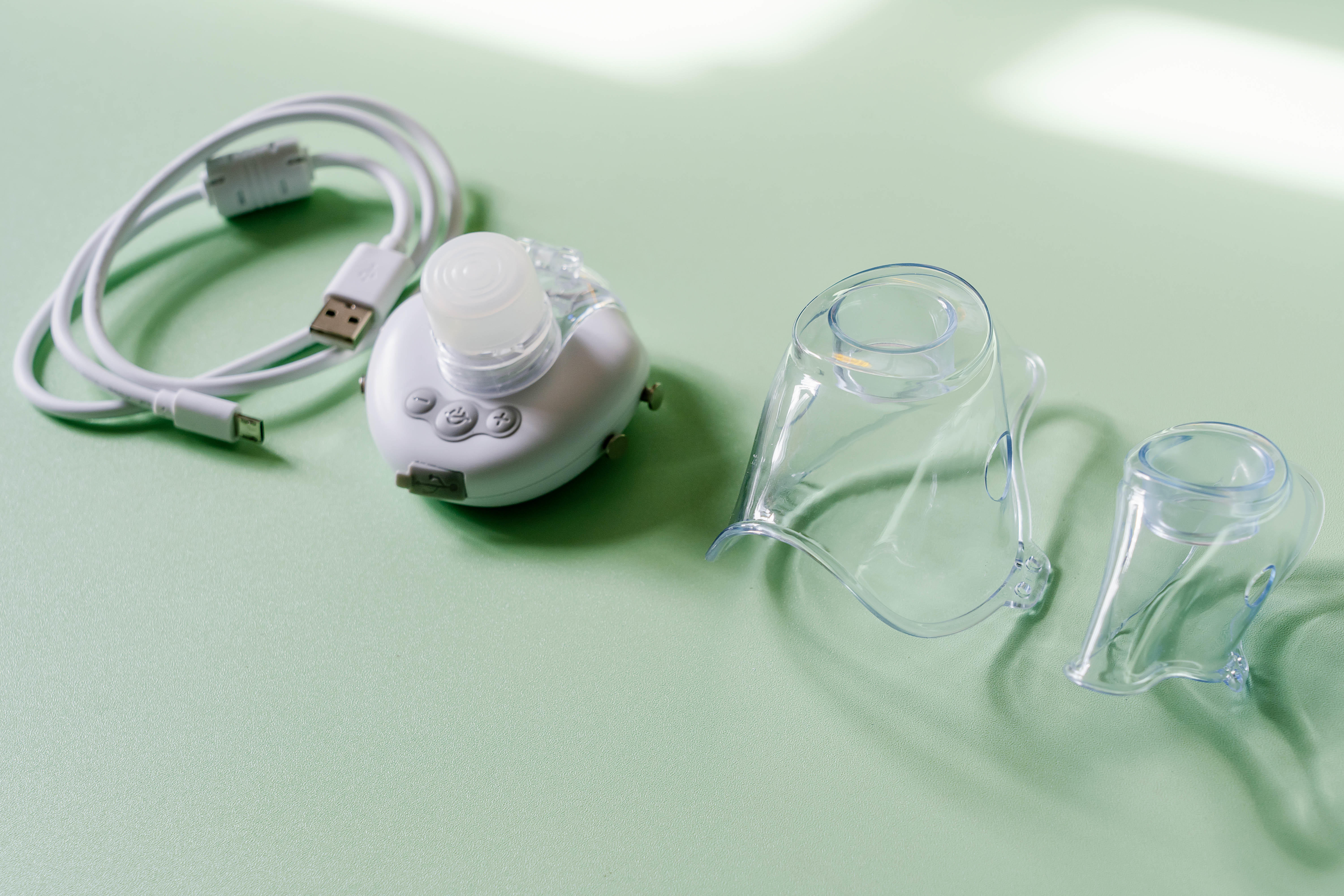 告别医院排队雾化治疗,hipee头戴式超声雾化器便携家用很方便