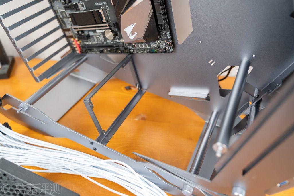 外形酷炫用料厚道散热给力乔思伯mod3电竞机箱评测