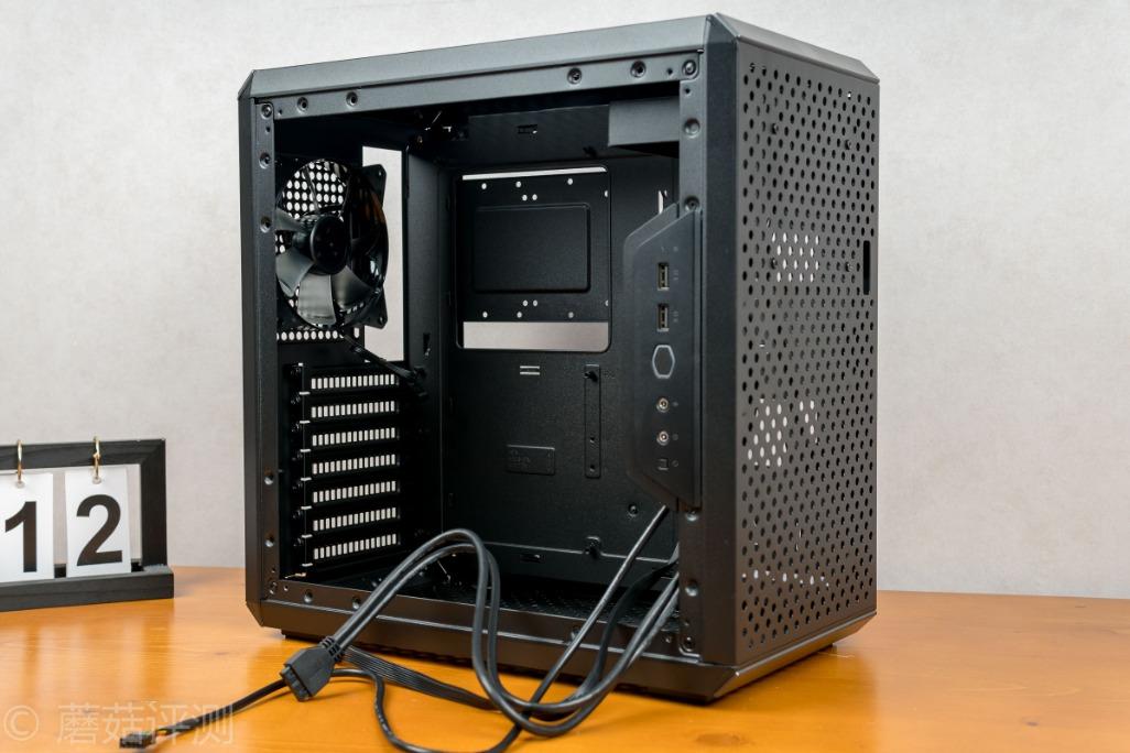 matx的身材却拥有atx的大肚量酷冷至尊q500l紧凑型atx机箱