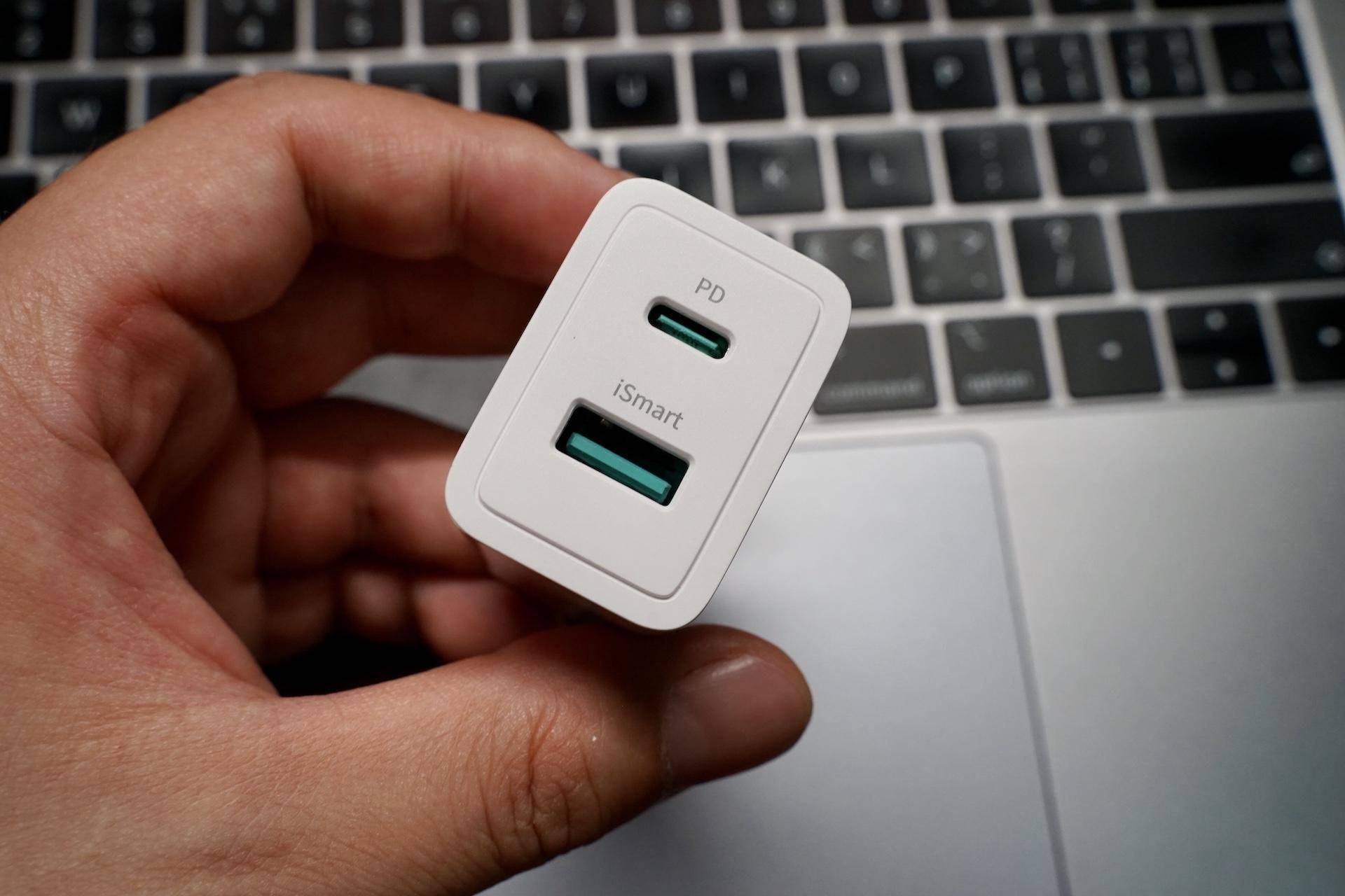 iphone超高颜值充电选择,ravpower 双口18w快充充电器开箱