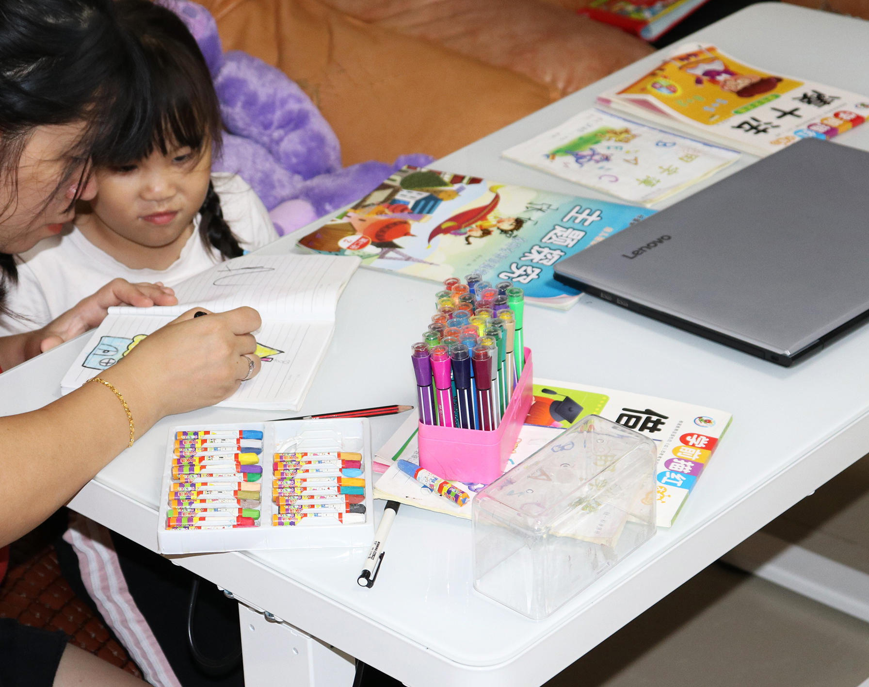从小学用到高中，你需要一款可以升降的智能桌子