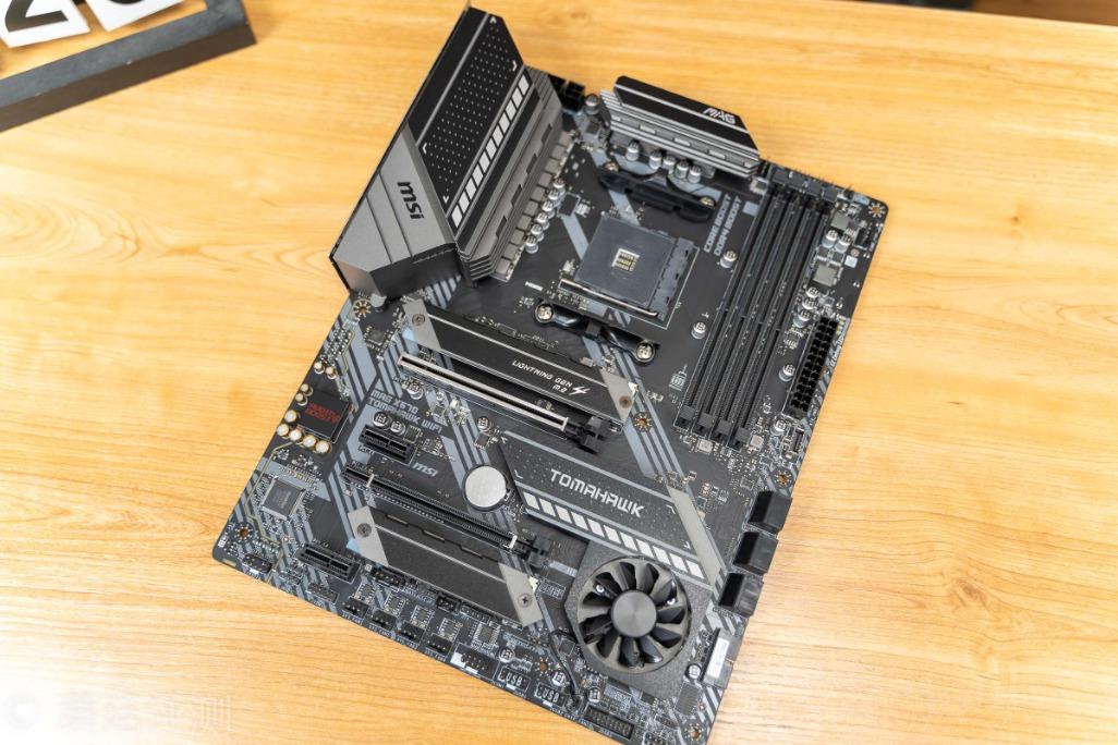 或是5900x的首选座驾,微星x570 tomahawk wifi战斧导弹主板