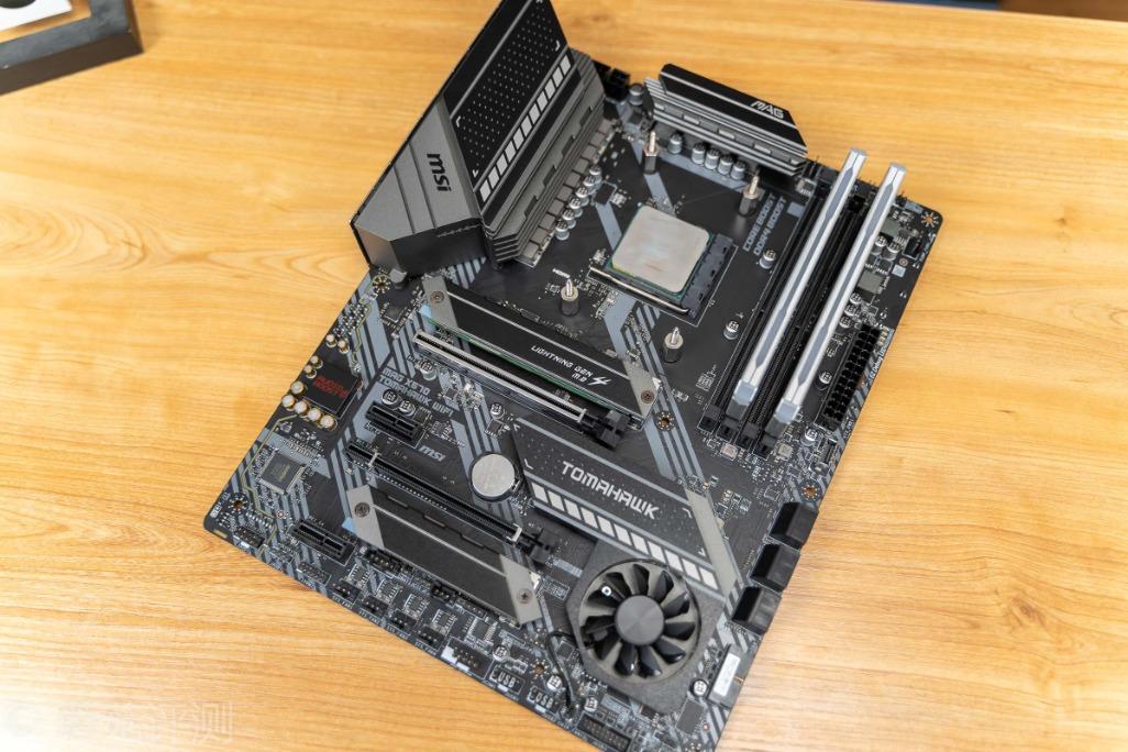 或是5900x的首选座驾,微星x570 tomahawk wifi战斧导弹主板