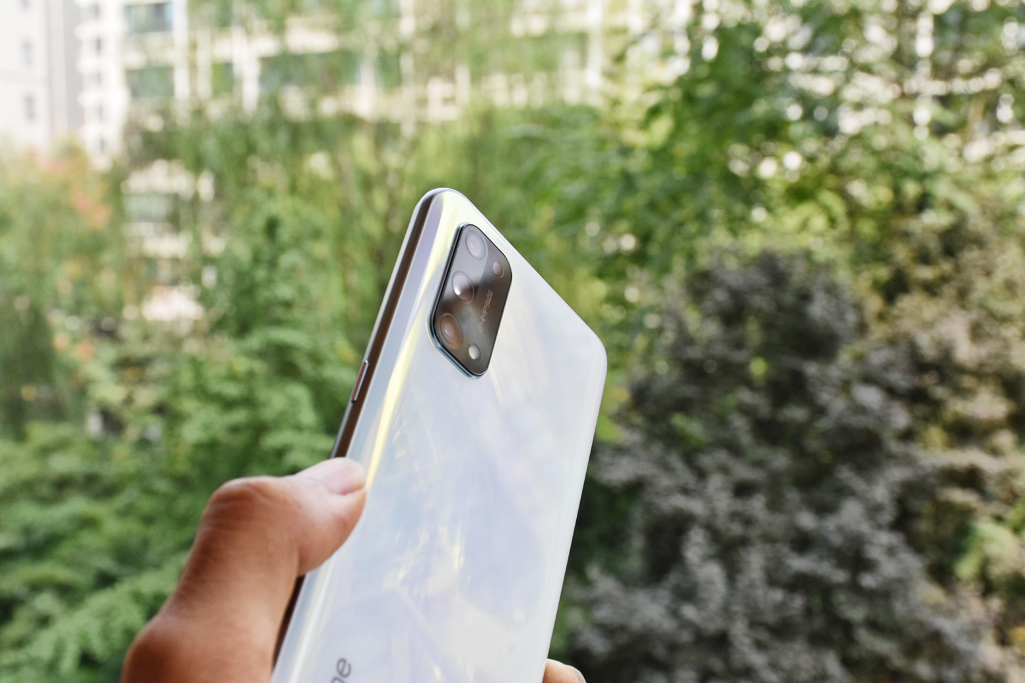 真我x7 pro 5g开箱,幻梦白如玉在手,轻