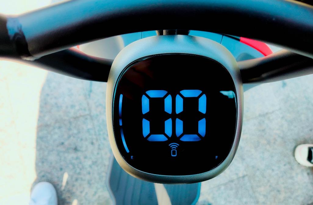 从上牌到安装各种配件九号电动车b90评测解锁到上路3秒