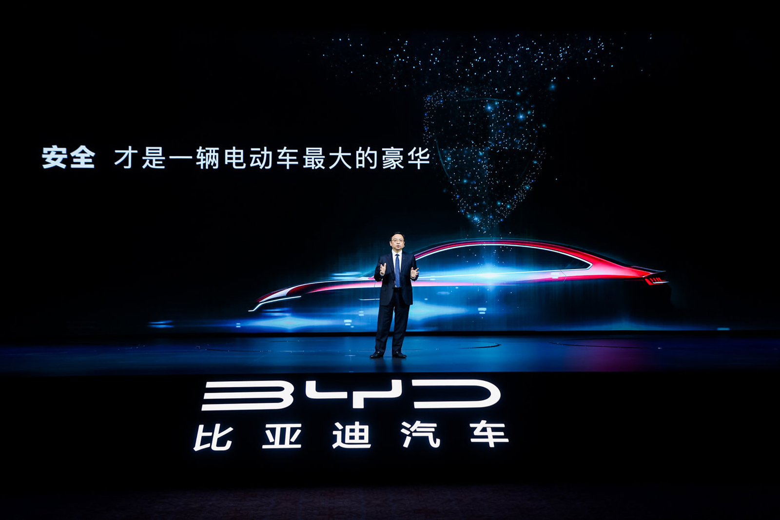 纯电全系佩刀安天下比亚迪官宣纯电全系搭载刀片电池新车上市发布会