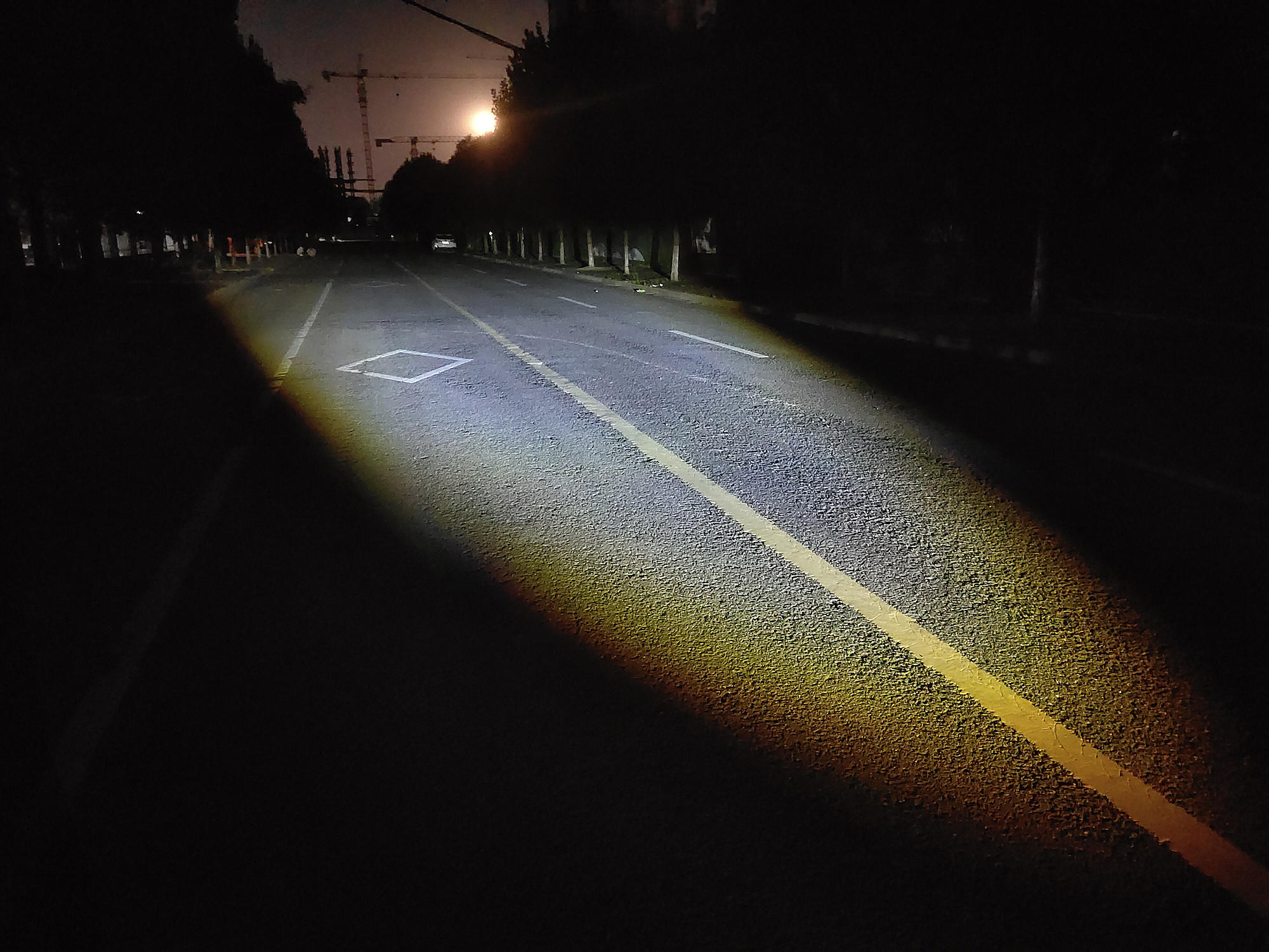 照亮远方更保障你我安全迈极炫zx100德规车灯对比体验