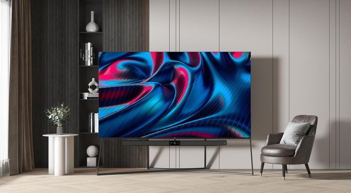 听说这台98英寸巨屏电视能助你嗨翻国庆