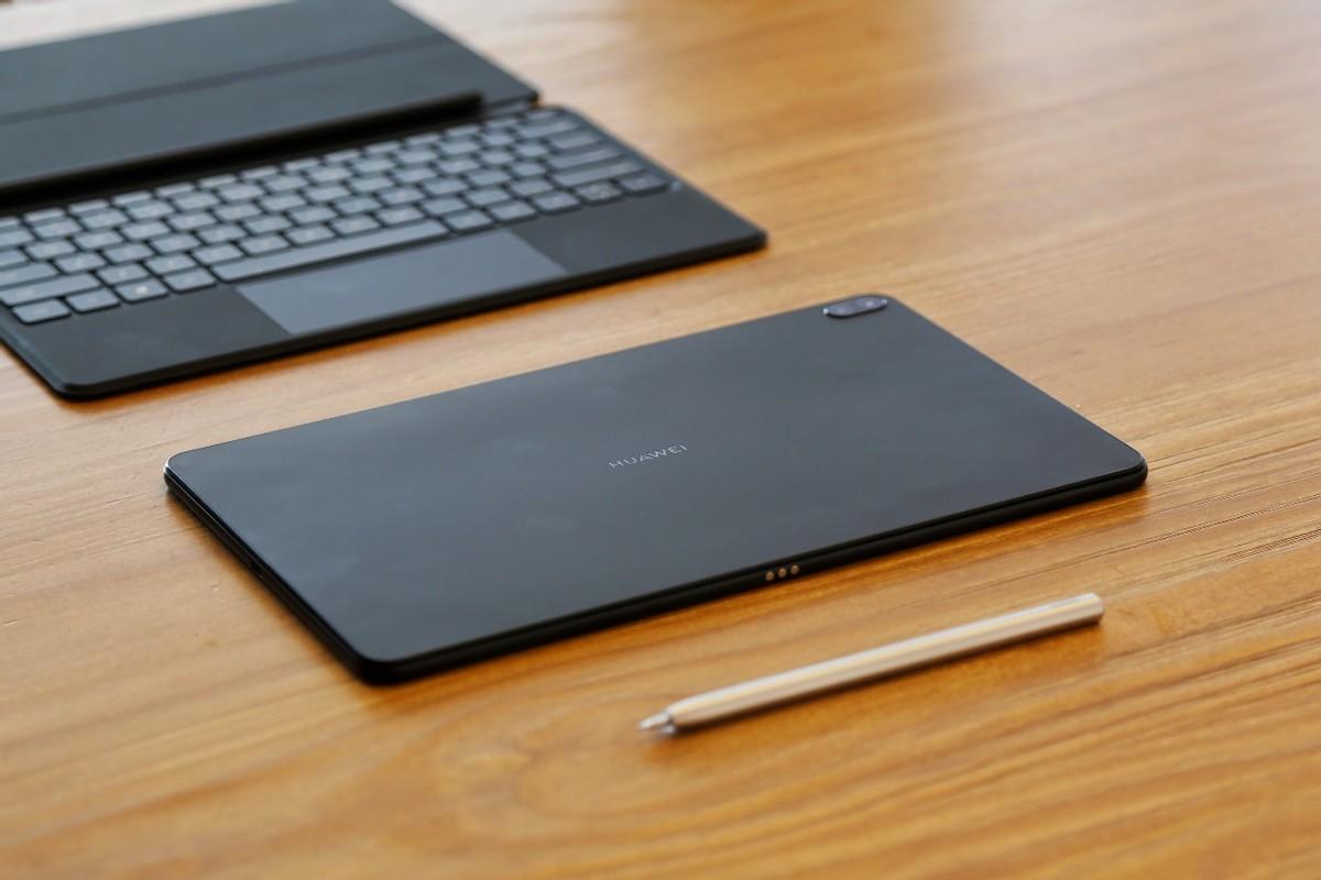 搭载oled屏 形态百变 华为matebook e图赏