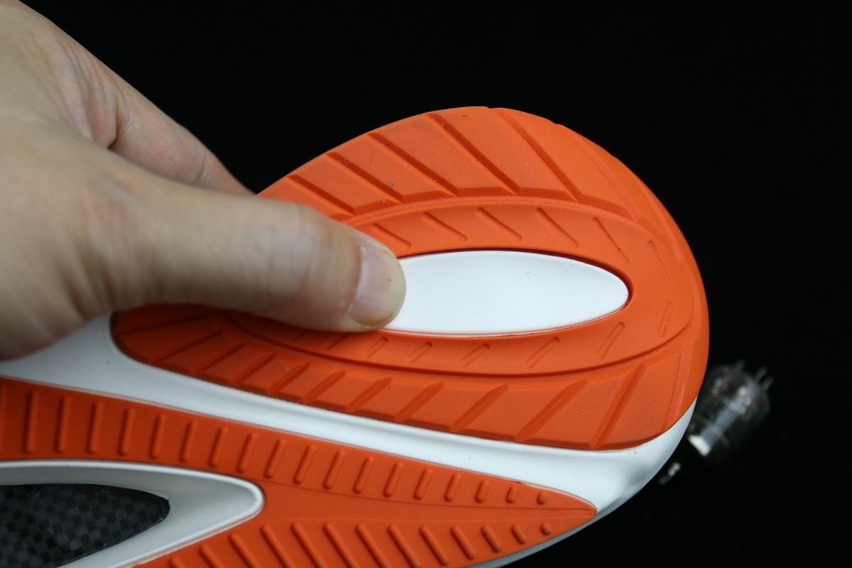 小米众测上新碳板跑鞋即将普及日常元素超临界碳板跑鞋亲测
