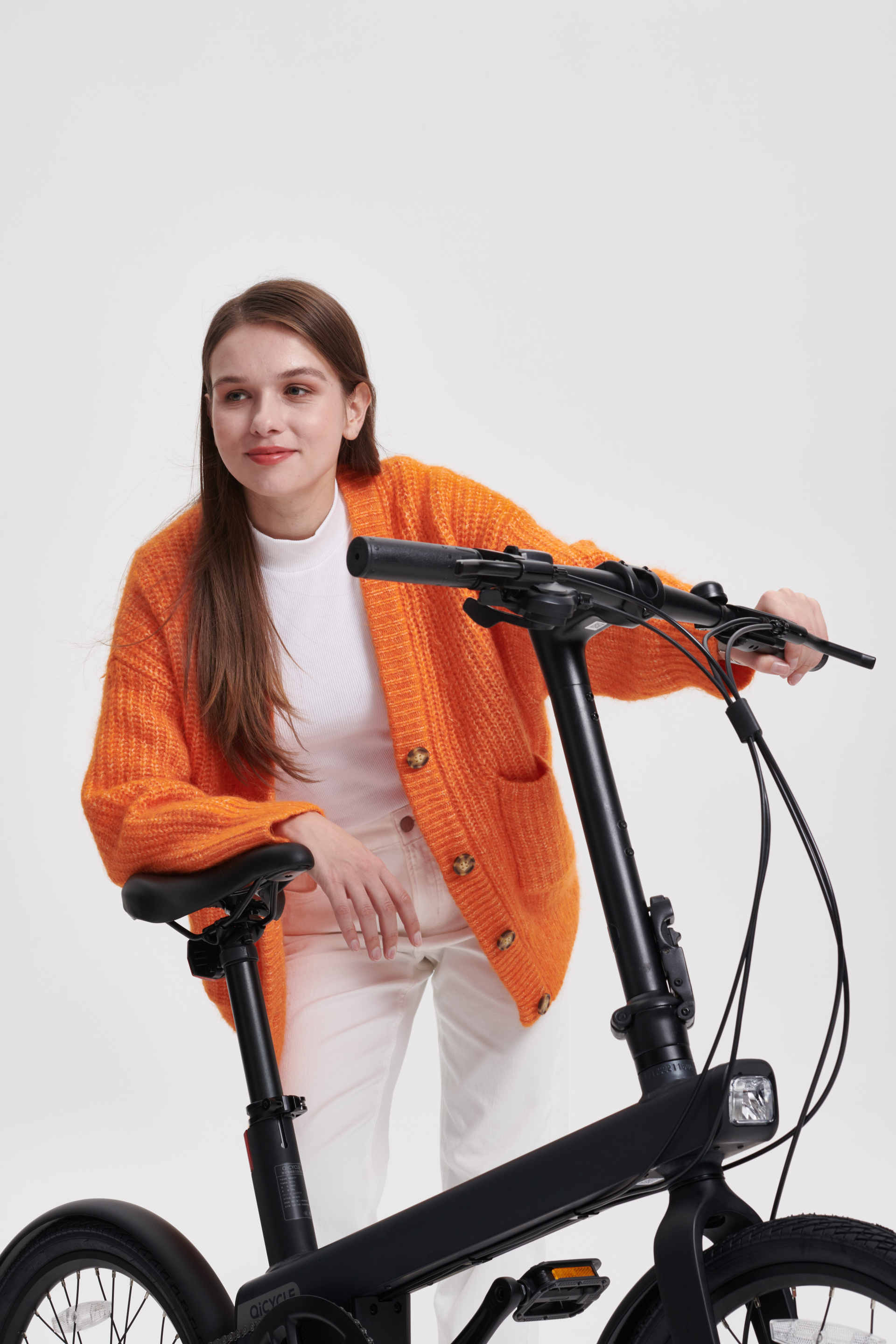 续航60km单手就能拎起骑记发布新一代电动助力自行车c2