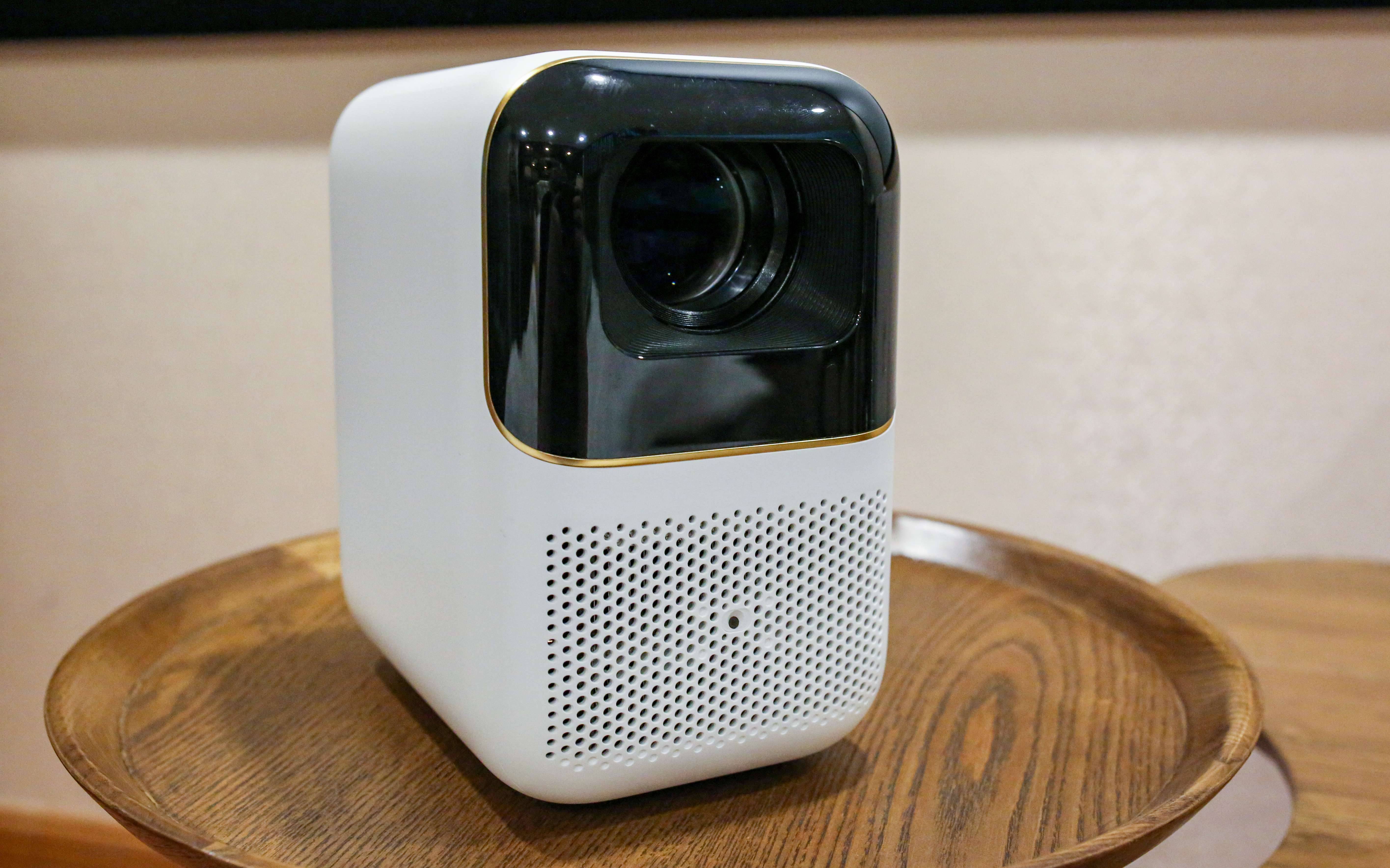 小明q1pro智能投影仪千元投影仪的小霸王