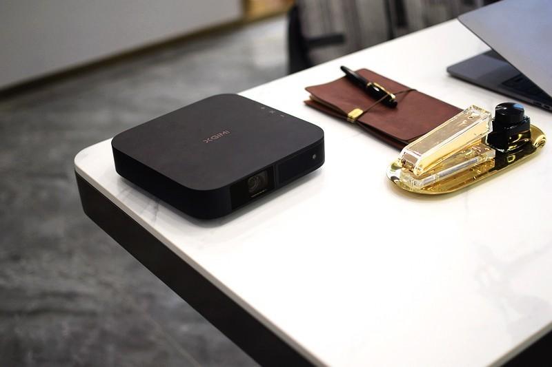 不仅是打开一台投影更是打开一种生活极米newz6x家庭投影机