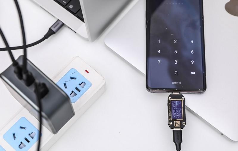 帅气朋克风，三口马力全开，最划算的140W充电器上手测评