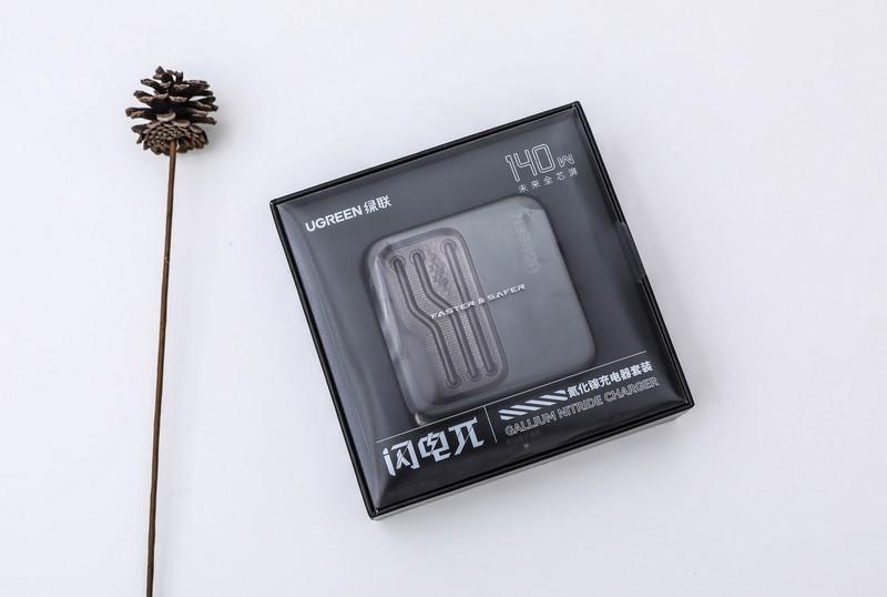 帅气朋克风，三口马力全开，最划算的140W充电器上手测评