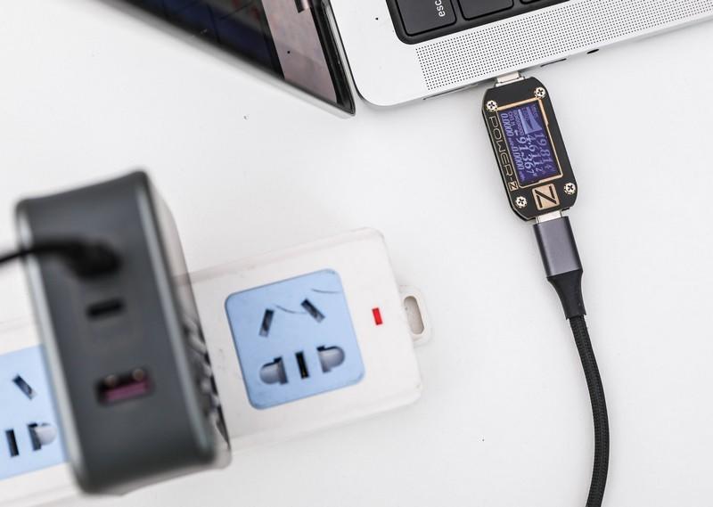 帅气朋克风，三口马力全开，最划算的140W充电器上手测评