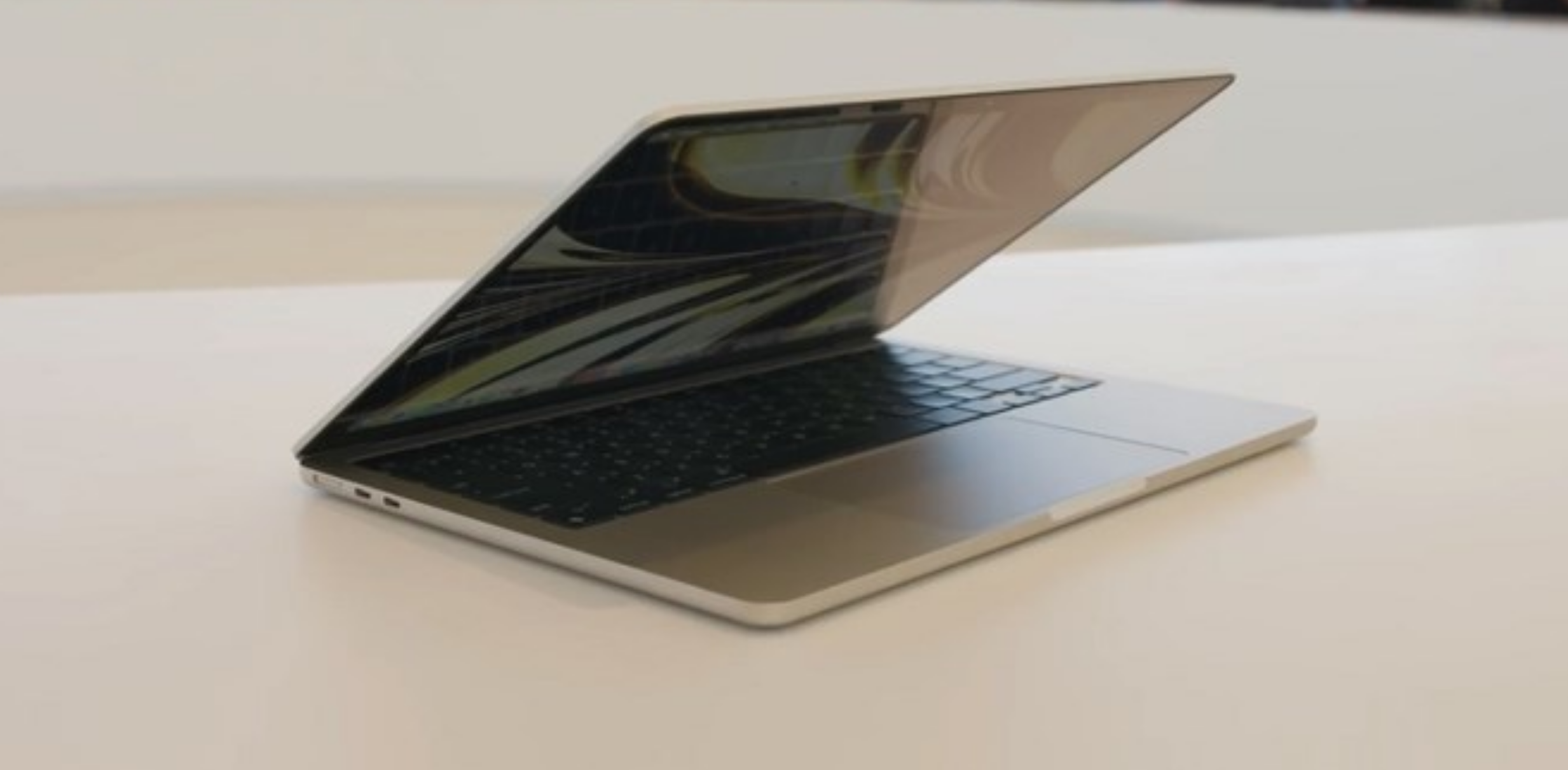 apple/苹果 macbook air m2芯片版 2022款 13.6英寸笔记本