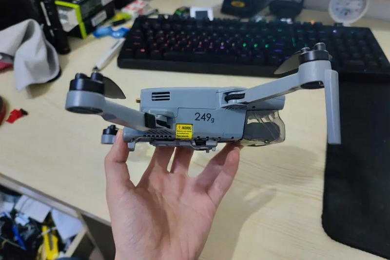 以哈博森mini pro为例,体重249克,传感器尺寸达到了1/1.