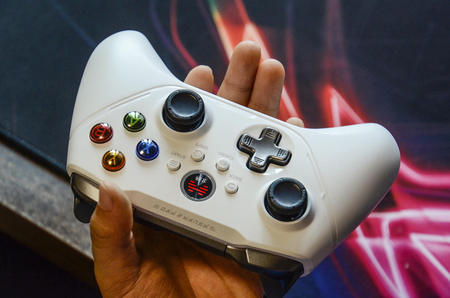 乐享游戏,胜券在握:北通阿修罗2pro多模版游戏手柄